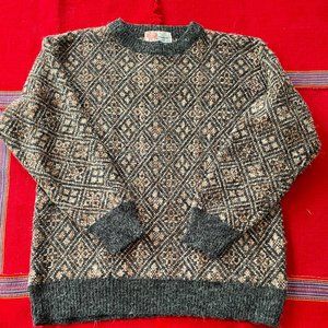 Vintage 100% Wool Diamond Pattern Sweater by Cheung Kee; Size Small/Medium Wool